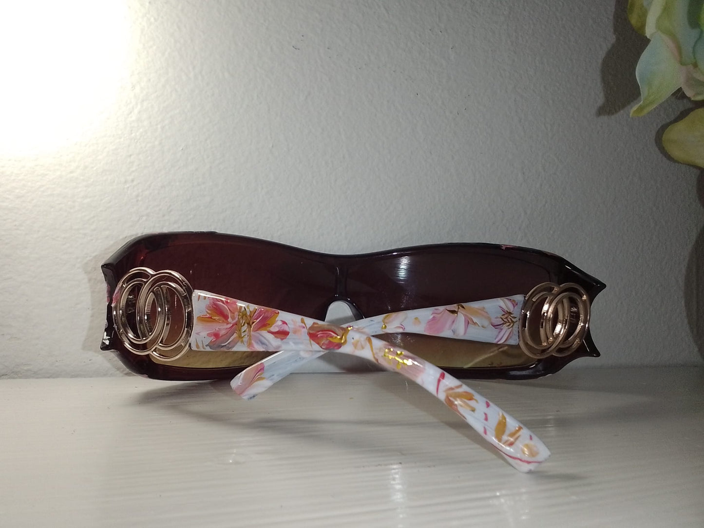 Montatura decorata e dipinta a mano