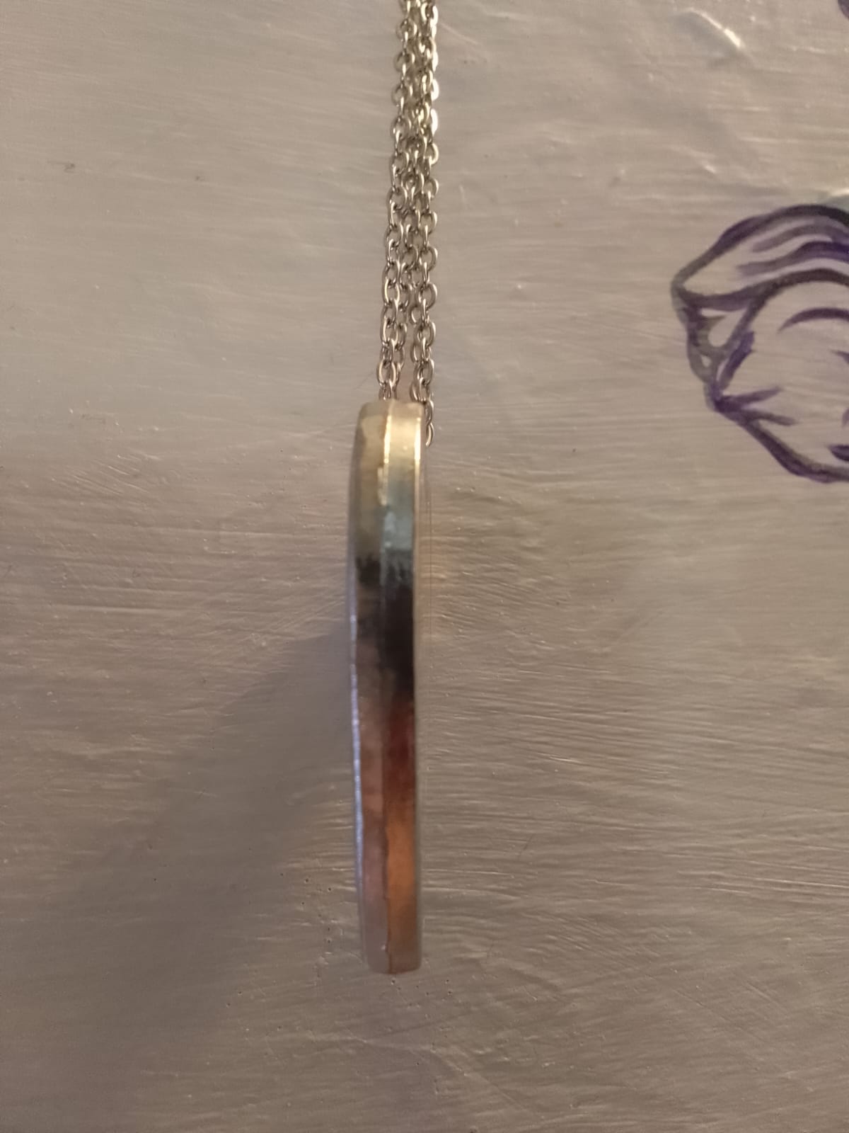 Ciondolo da donna in metallo in resina trasparente con decorazioni floreali