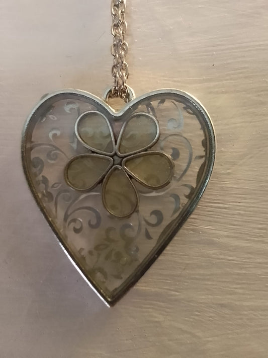 Ciondolo da donna in metallo in resina trasparente con decorazioni floreali