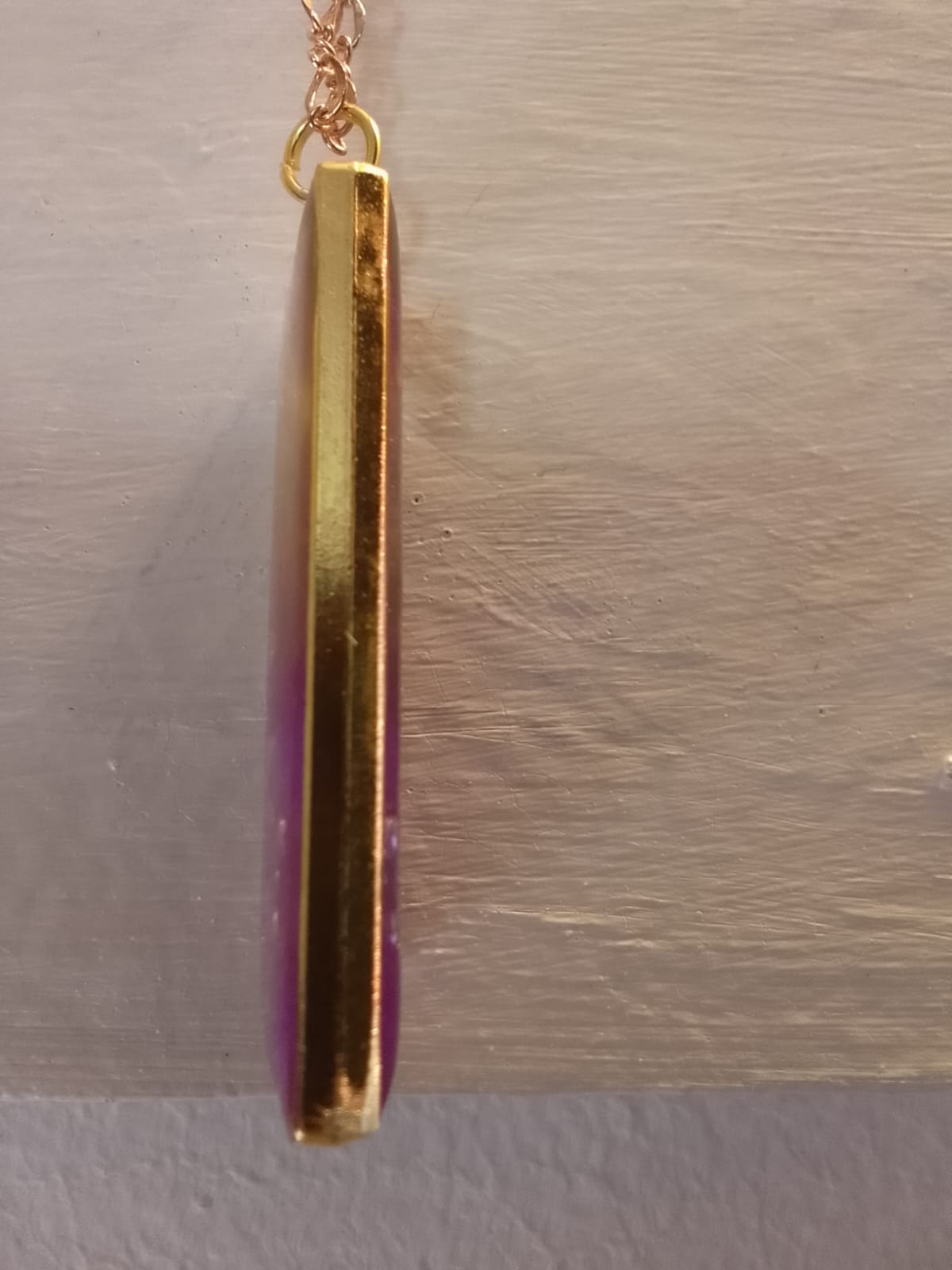 Ciondolo da donna rettangolare in resina  con fiore